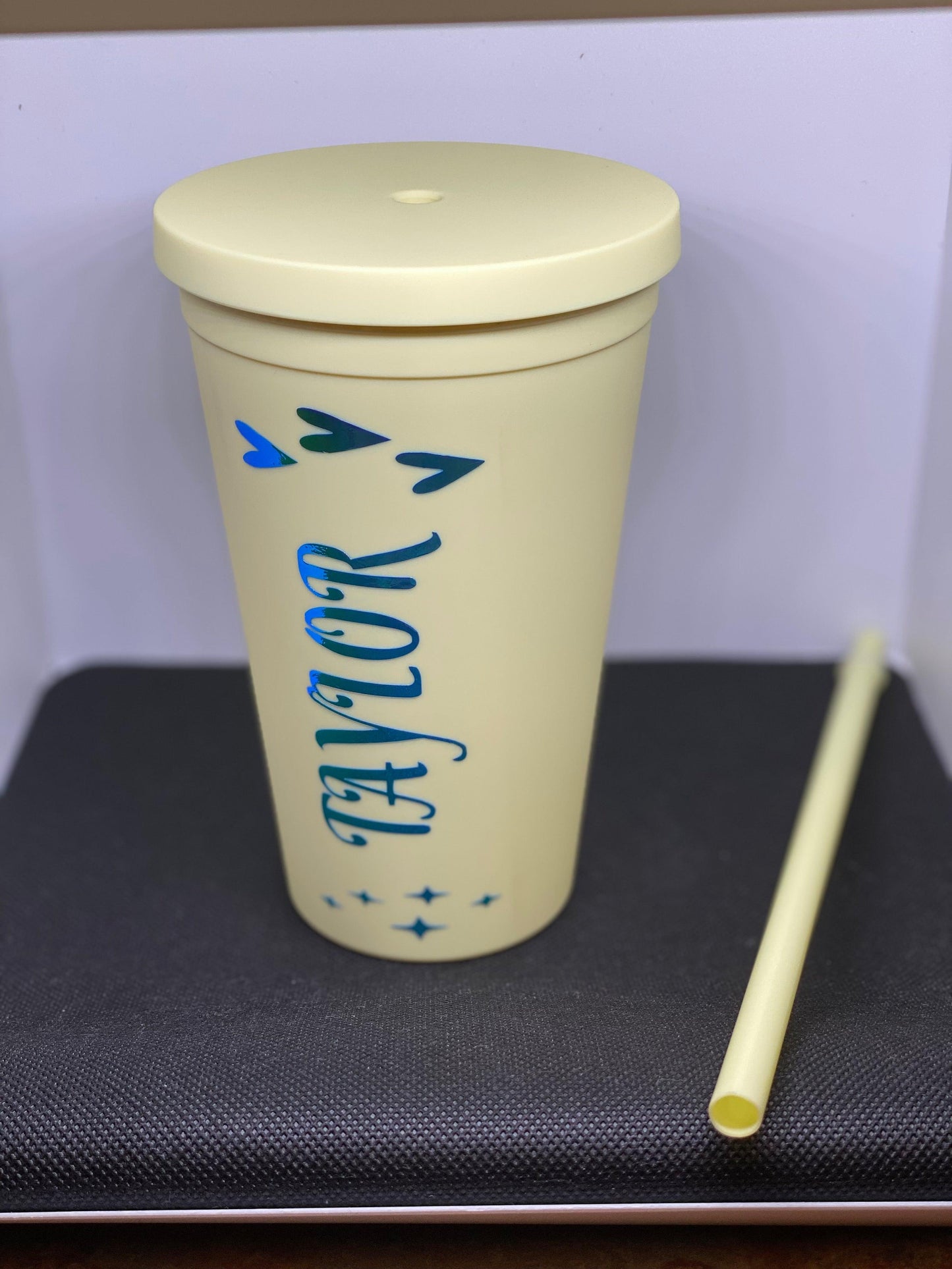 Personalized name tumbler - ATouchByShaDesigns